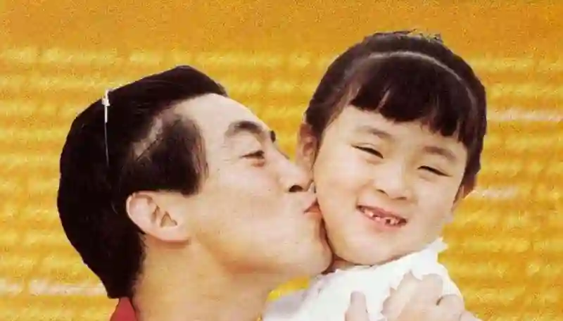 六小龄童为34岁女儿婚事发愁，女儿颜值曝光，才发现为啥没人敢追