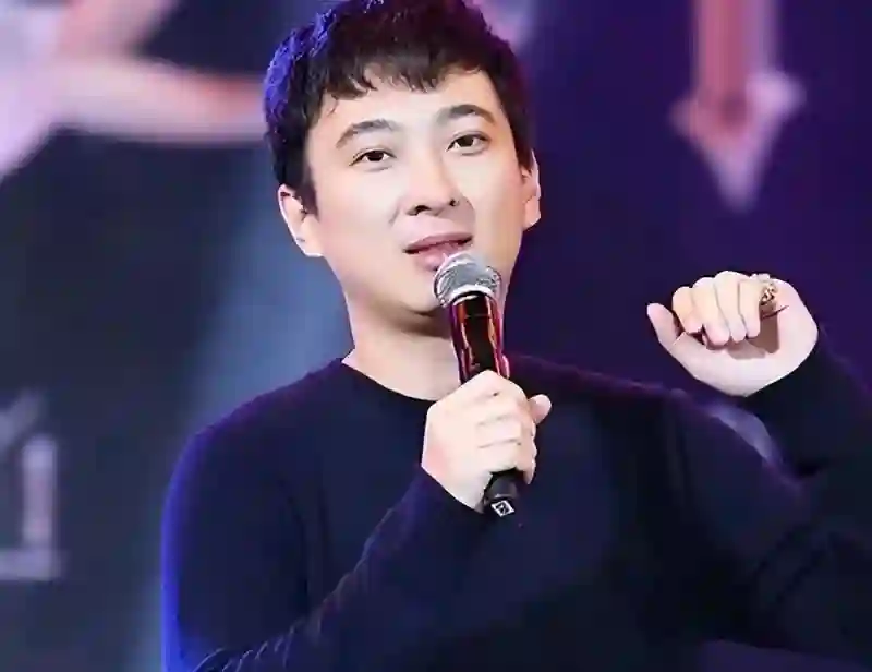 6对男星势同水火：王思聪汪小菲互怼，富二代恩怨深