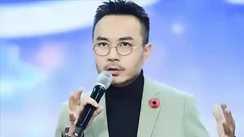 口无遮拦，咸猪手人品堪忧，这些令人讨厌的主持人没一个是冤枉的