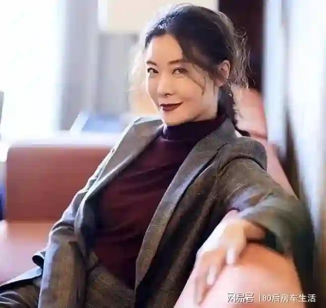 柯蓝52岁选择丁克生活，李亚鹏对她的态度引关注