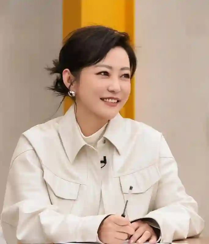 难怪会输给孙俪，分手后不提邓超的她，对比下差距不是一般大！
