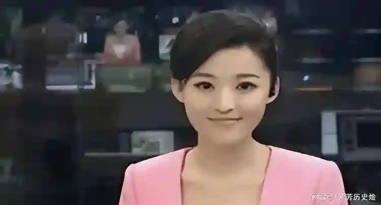 曾被誉为“央视最美主持人”，因推错一扇门意外离世，终年33岁