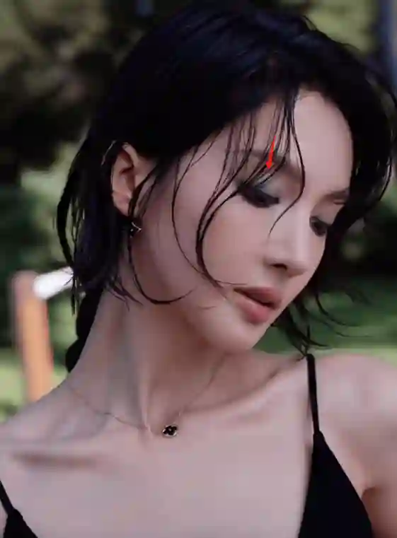 金晨最新生图撞脸金星，湿发造型太油腻，医美感比韩国女星还重