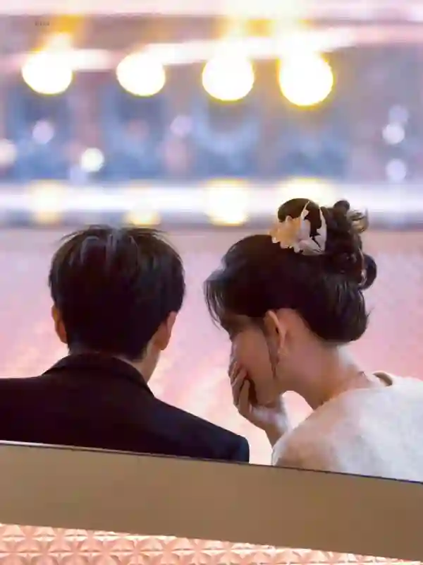 不知道的还以为你俩官宣结婚了…
