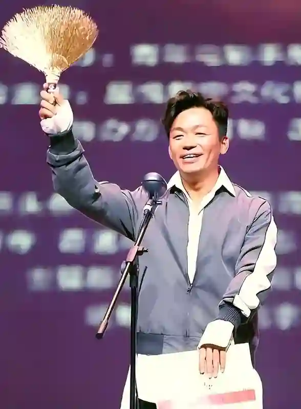 王宝强没想到，和马蓉离婚9年后，自己的一双儿女的表现让他欣慰