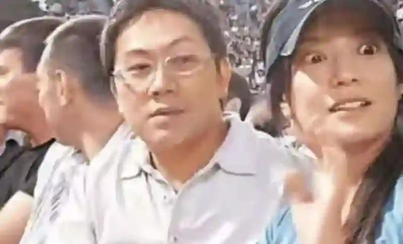 拔出萝卜带出泥！49岁赵薇近况被曝，原来圈内封杀只是冰山一角