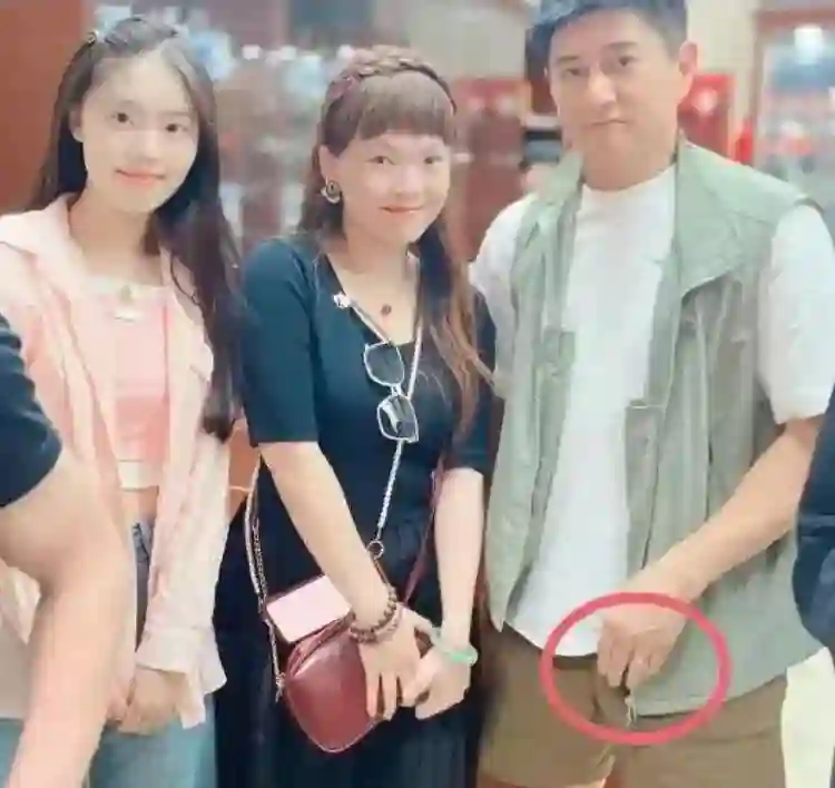 热搜第一！曝刘诗诗吴奇隆离婚，到底是真是假？