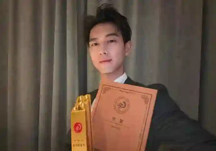 李现拍鸟登公务员面试，官方称：具体情况不了解