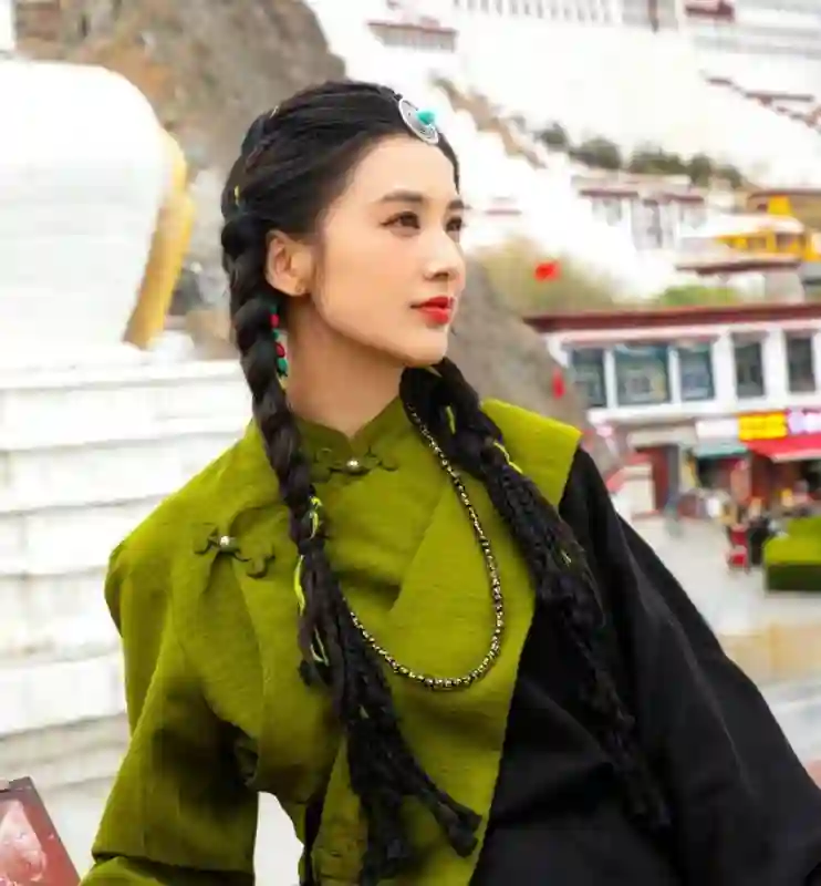 黄圣依独闯江湖，演绎狠角色，星光闪耀难挡