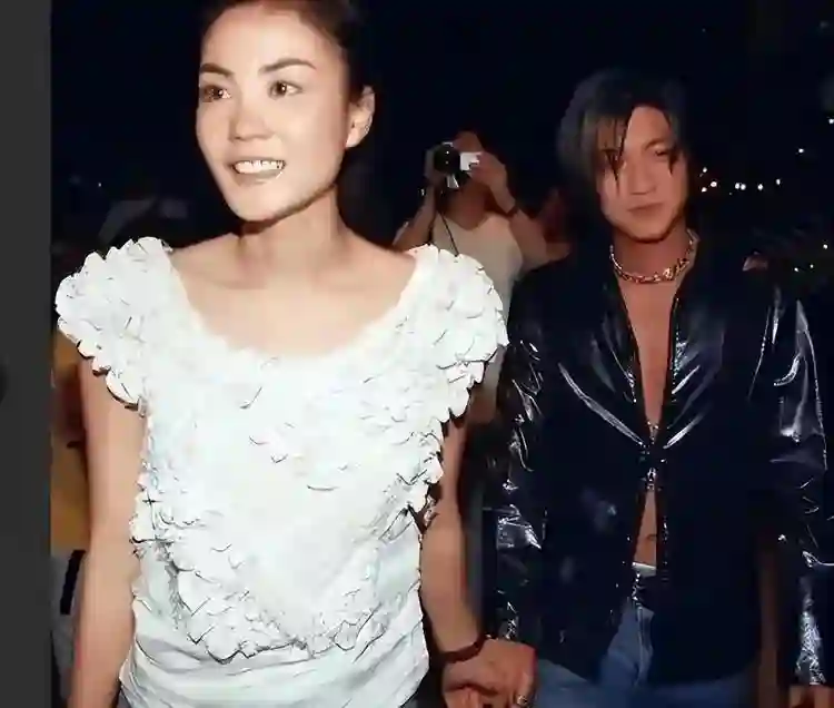 一场旅行看透“锋菲恋”真相，只会当妈的张柏芝、输给王菲是必然