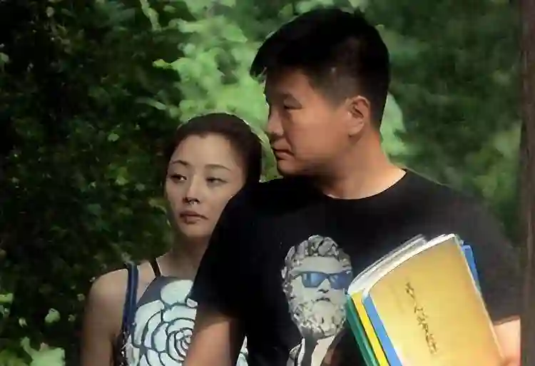直到看完殷桃的家，终于明白她45岁却不着急结婚生子的原因了