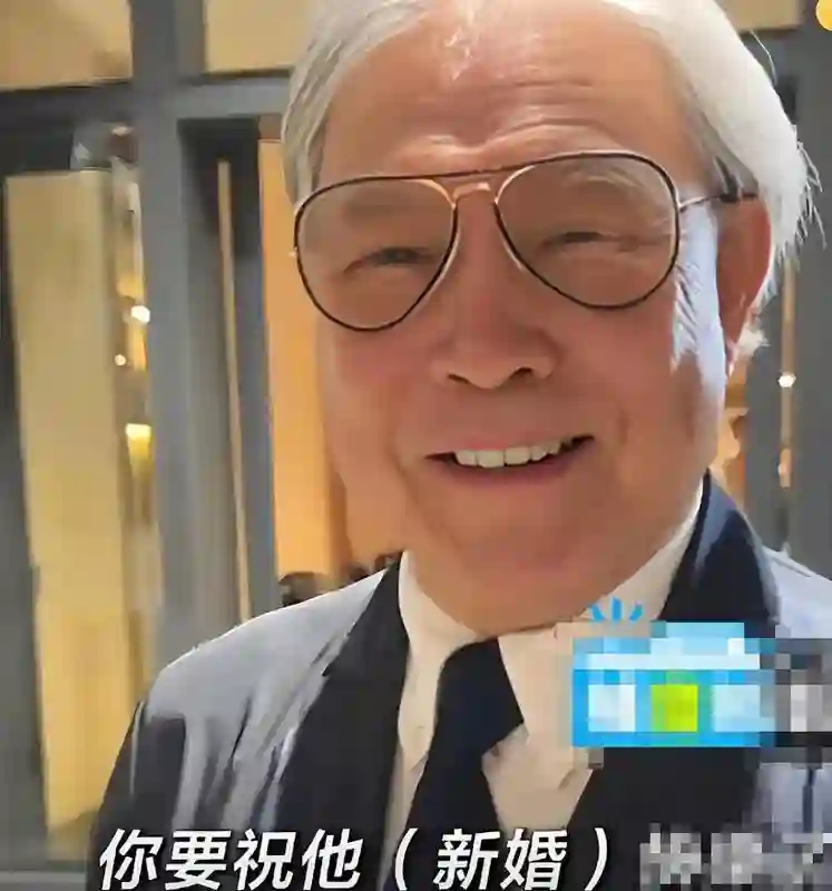 霍启刚弟弟在曼谷大婚！嫂子郭晶晶忙前忙后，妯娌相处好全家开心