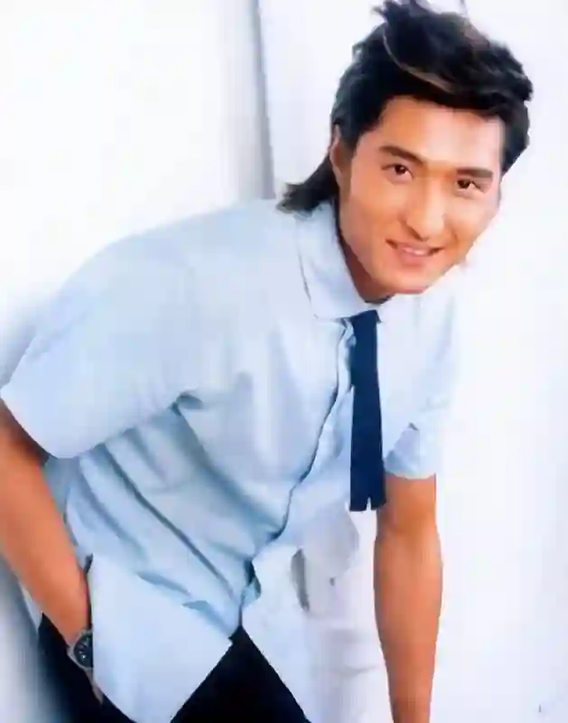 演员亲兄弟，境遇大不相同！弟弟住豪宅，哥哥却在成名后锒铛入狱