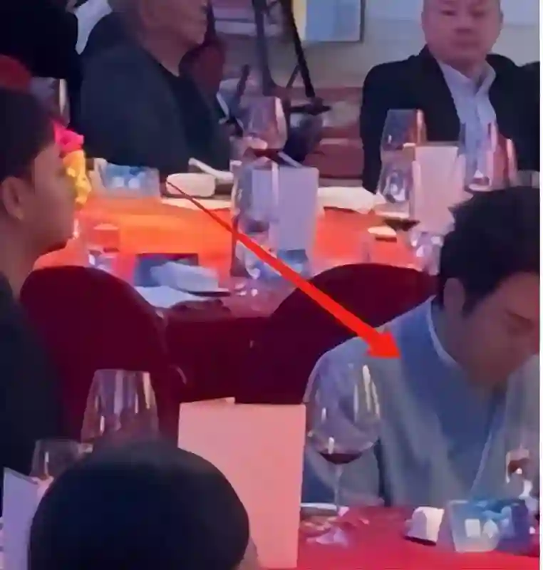 这一夜，娱乐圈的“捧高踩低”被体现的淋漓尽致 ，有人欢喜有人忧
