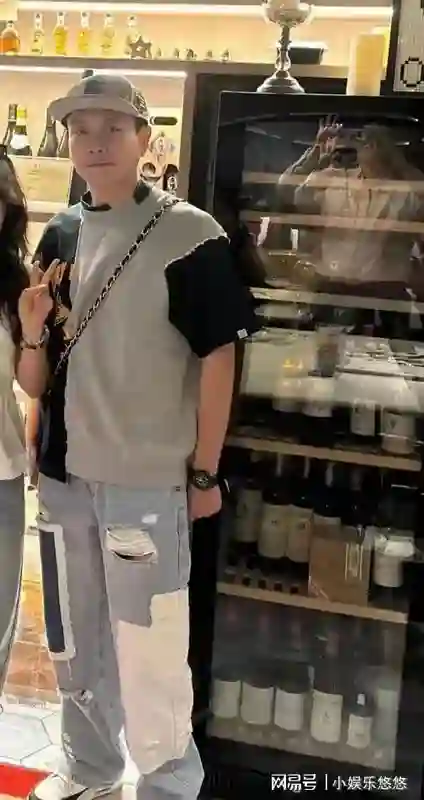 44岁黄宗泽近照曝光，一股老人味？在看胡杏儿，13年前分手太对了
