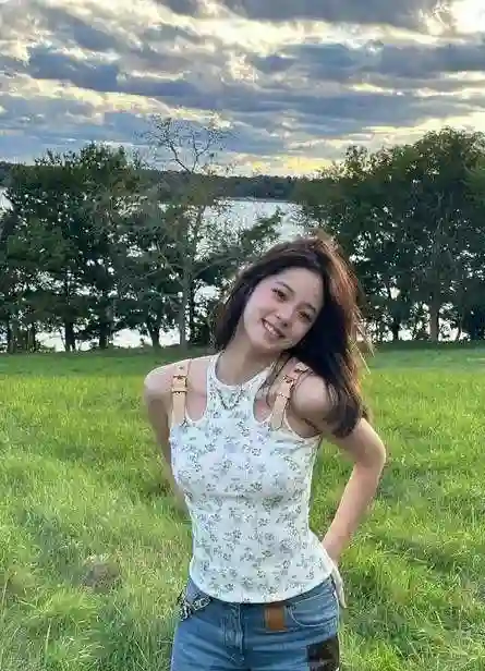 欧阳娜娜遭威胁后续：央媒发声力挺，外公身份不简单，罚款成笑话