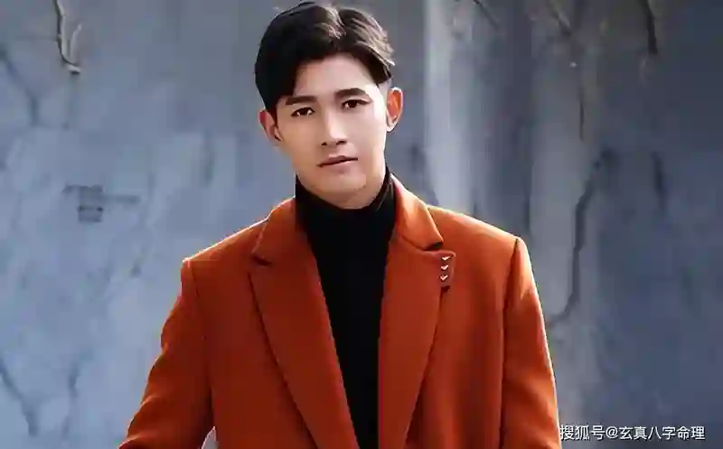 他的前女友是吴昕，前未婚妻是张天爱，如今37岁了，升级当上了老爸