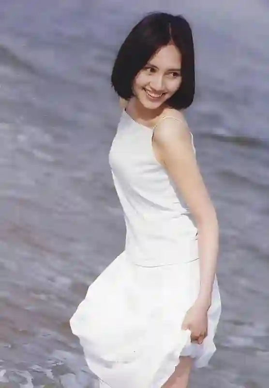 袁泉算不算顶级大美人？看她和刘诗诗俞飞鸿的合影，答案一目了然