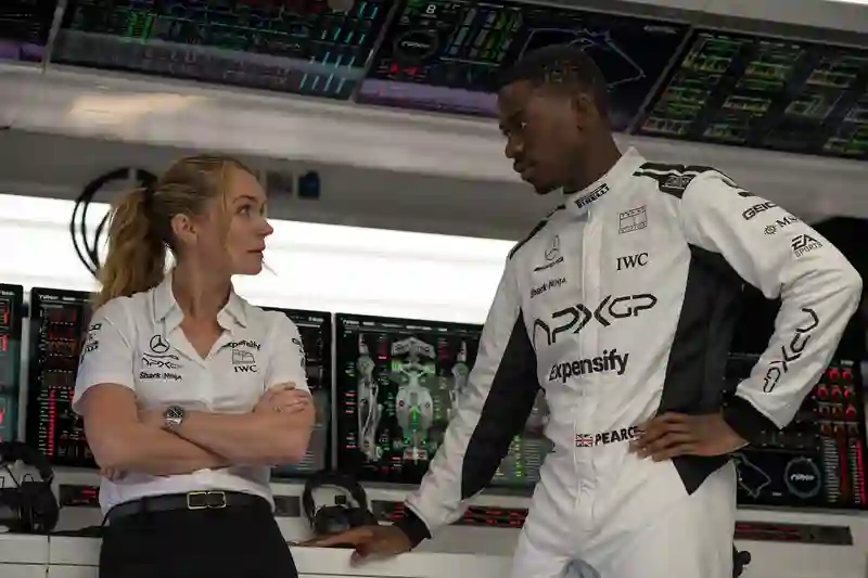 《F1：狂飙飞车》发布“缔造奇迹”特辑 6月27日竞速盛宴燃擎来袭