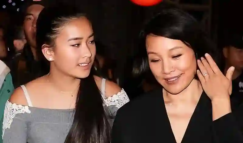 陈冲女儿出镜，五官立体显混血，没妈妈凶相更像明星！