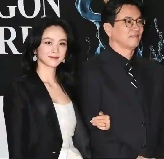 “一脱成名”后消失，45岁在韩国种菜养鸡的汤唯，终于得到了安稳