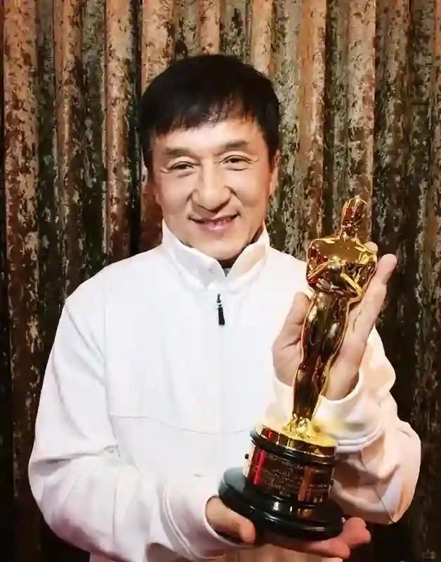 直到孙俪被爆移民，我才明白，这9位拒改国籍的艺人有多“清醒”