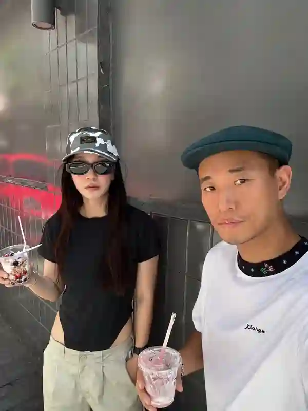 《RM》狗哥47岁热恋实录，晒娇妻露腰装引爆韩网热议！