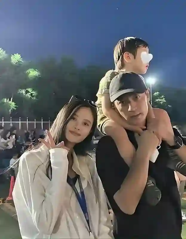 郝蕾也没想到，离婚16年后，自己那个44岁的前夫竟开始走上坡路了