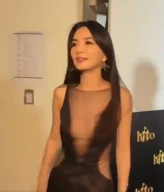 Ella回应生二胎计划，曝老公准备生日惊喜似“二次求婚”