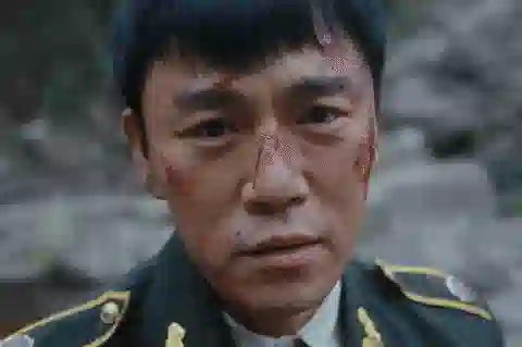 迷雾剧场再破局，《借命而生》这次赢在「去奇观」