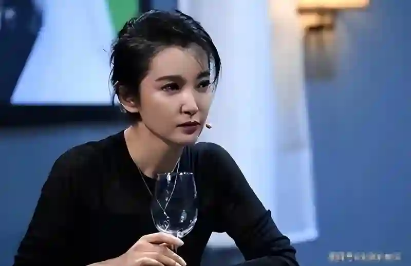拼命三娘李冰冰，如今不得不接受现实，她的妥协给娱乐圈提了个醒