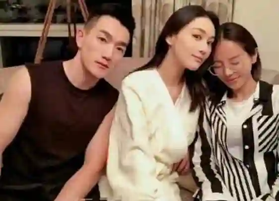 7位“嫁人改命”女明星，原本籍籍无名，嫁了好老公之后成功逆袭