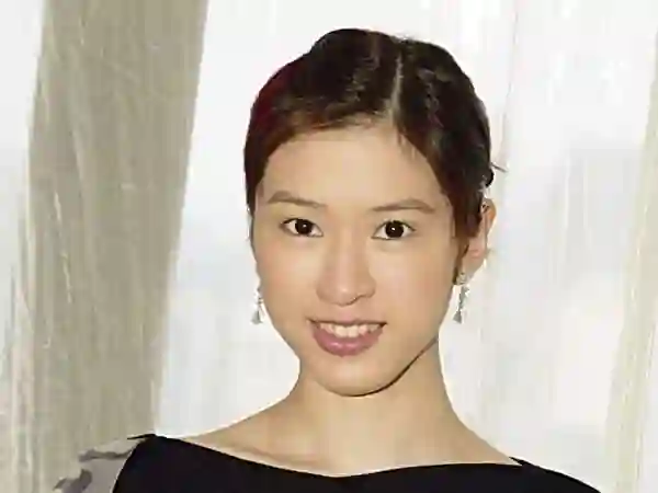 香港知名女星发表“拜金”言论，渴望嫁有钱人，只想躺平不工作