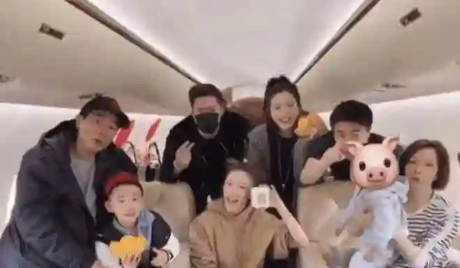 豪门梦碎！奚梦瑶富二代表哥官宣恋情，何猷君不送祝福直接取关