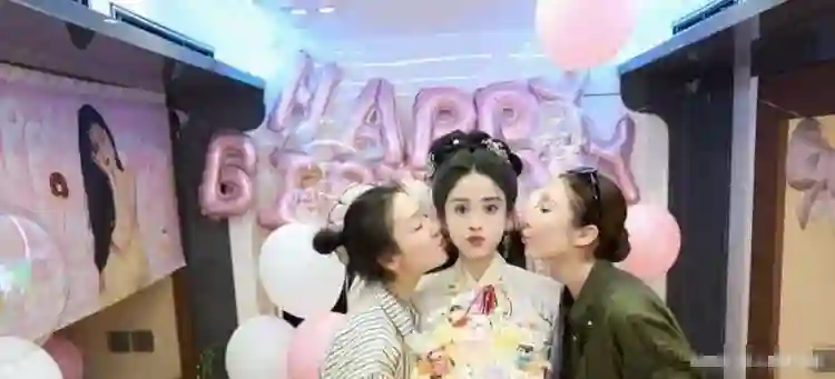 古力娜扎33岁生日暴瘦上热搜！素颜吃火锅惊呆网友：这身材认真的