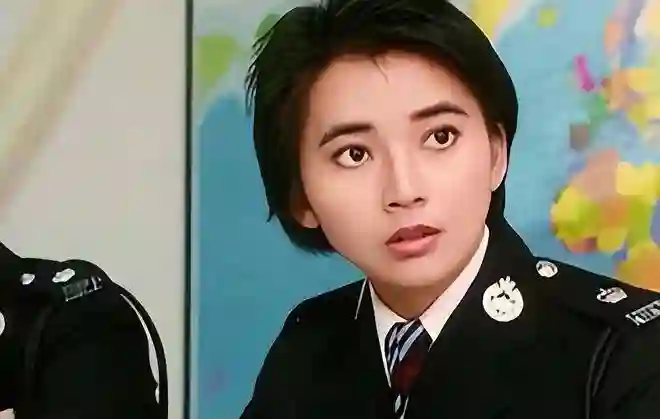 胡慧中67岁近照曝光，体态发福，女儿身材肥胖，网友：长相很普通