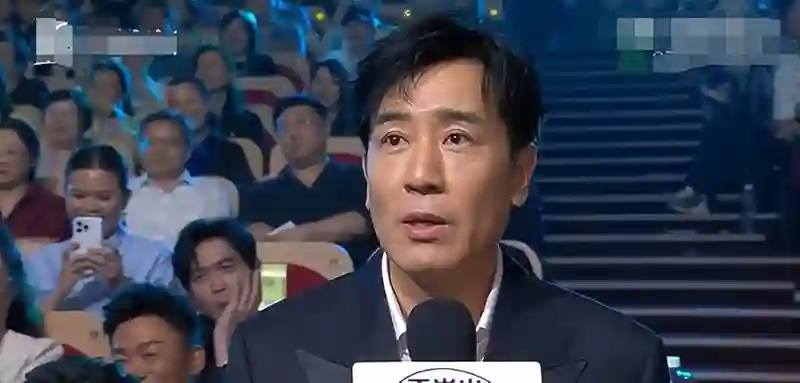 闫妮的腿、钟楚曦的身段、宋佳的发际线，这届白玉兰奖看点真不少