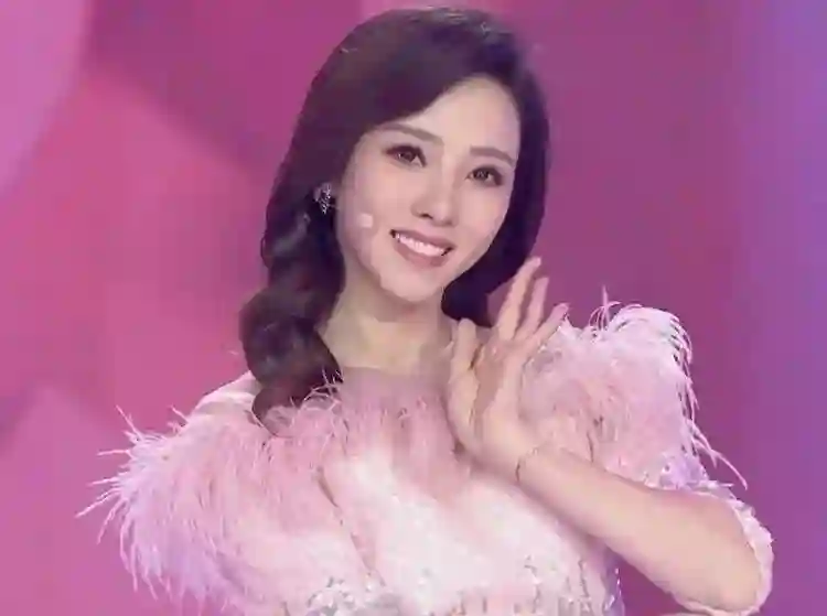真金不怕火炼！从央视“消失”的李思思，已经找到了自己的路