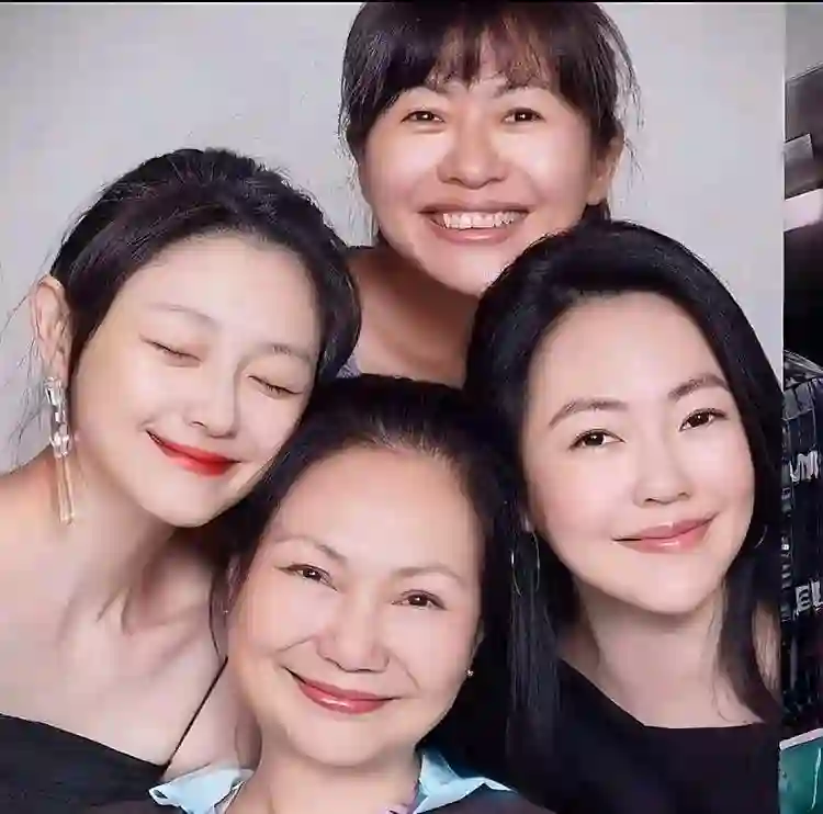 破防了！S妈一句大S是自己的肋骨！具俊晔皮肤黑是为了陪大S