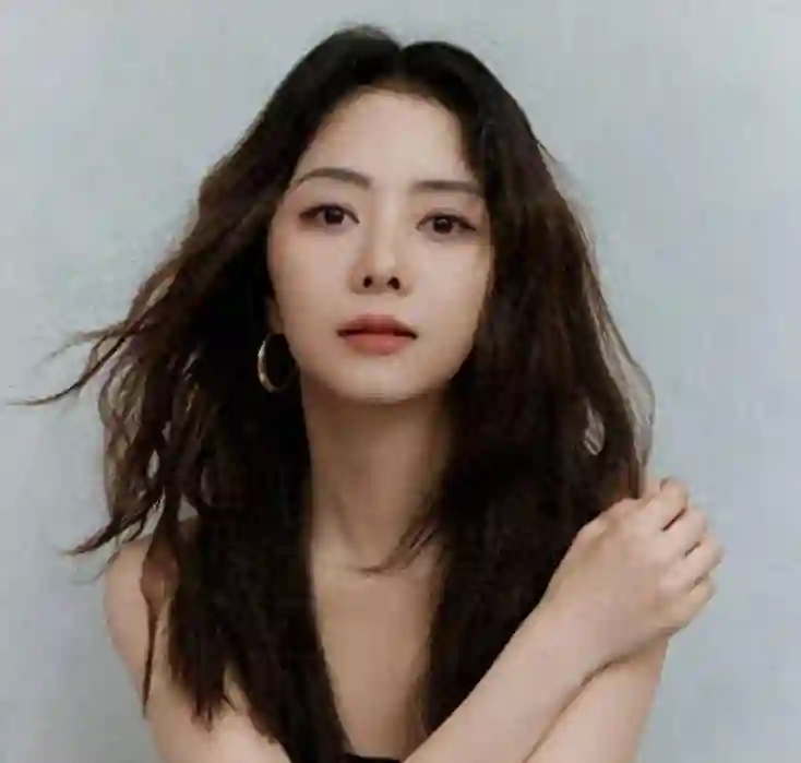 谭松韵35岁生日照曝光，完美状态令人惊叹，网友纷纷羡慕！