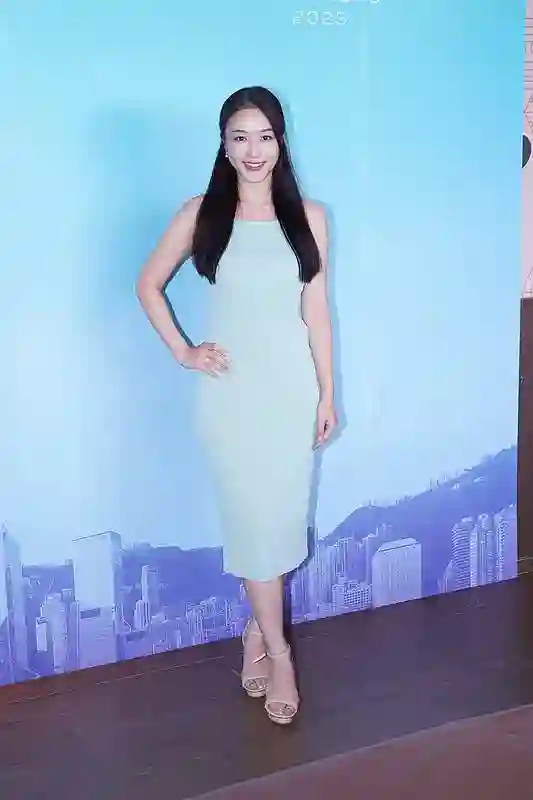 环球小姐香港区初选面试启幕 多才佳丽集体亮相