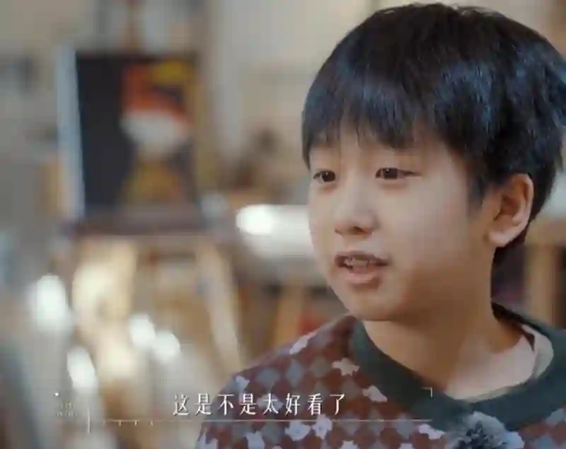 还记得黄觉的儿子小核桃吗，比爸爸还高了？