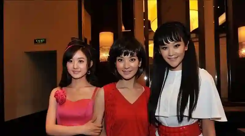 孙菲菲旧事重提？女星走红前的辛酸事盘点：赵丽颖被孤立、杨幂挨巴掌