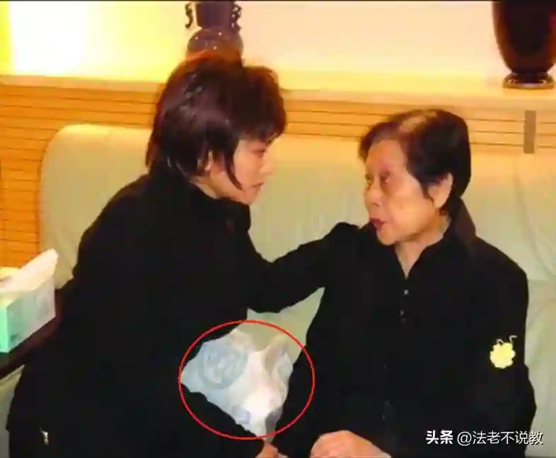 谢晋：我一生最大遗憾，4个孩子3个残疾，临终才发现是自己造成的