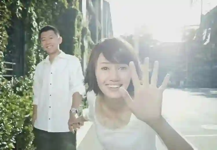 47岁袁泉中戏被偶遇，素颜造型竟然比化妆更惊艳！