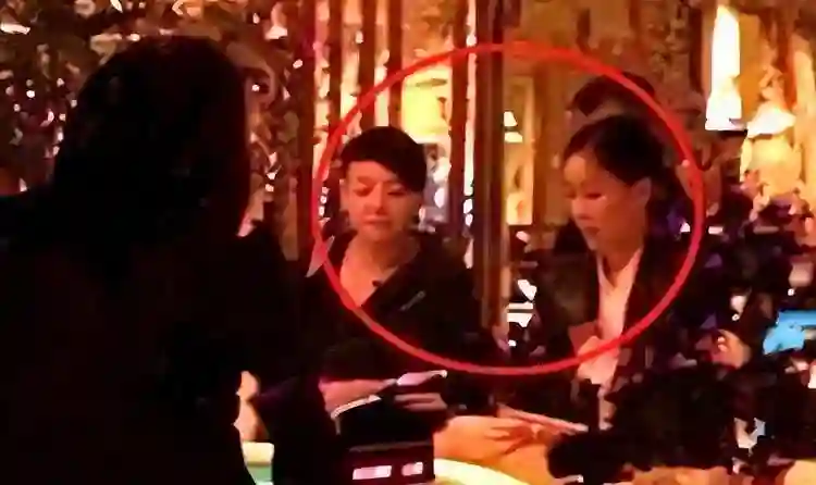 吴启华澳门输光42亿风波，牵出大量明星赌博照，汪峰才是冰山一角