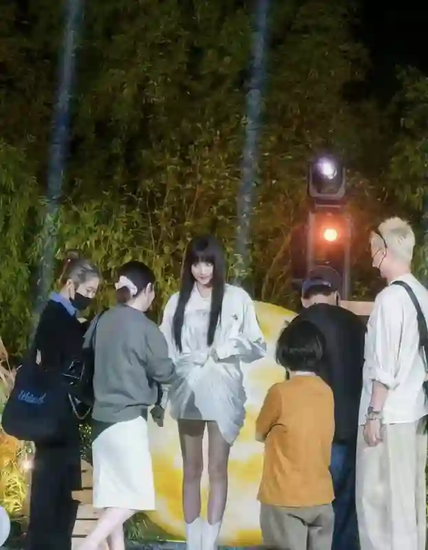 关晓彤因鹿晗分手传闻再被骂！顶流爱情里的女性困境有多窒息？