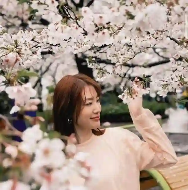 造人成功？前TVB花旦新婚半年已孕味十足，早前被拍为生女求医