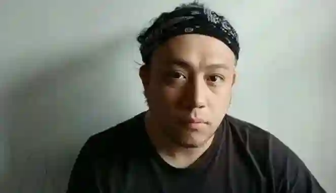 好惨！香港知名男星发文求工作，已无钱交房租，一家六口无家可归