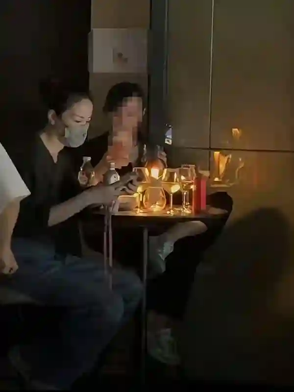 一次东京旅行，让王菲和谢霆锋的姐弟恋，给整个娱乐圈上了一课